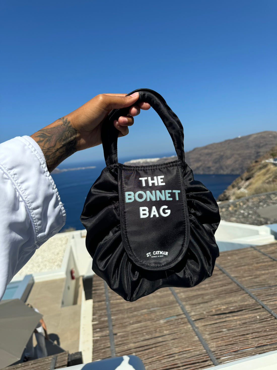 The Bonnet Bag – Water-Resistant 2-in-1 Travel Organizer & Emergency Rain Bonnet